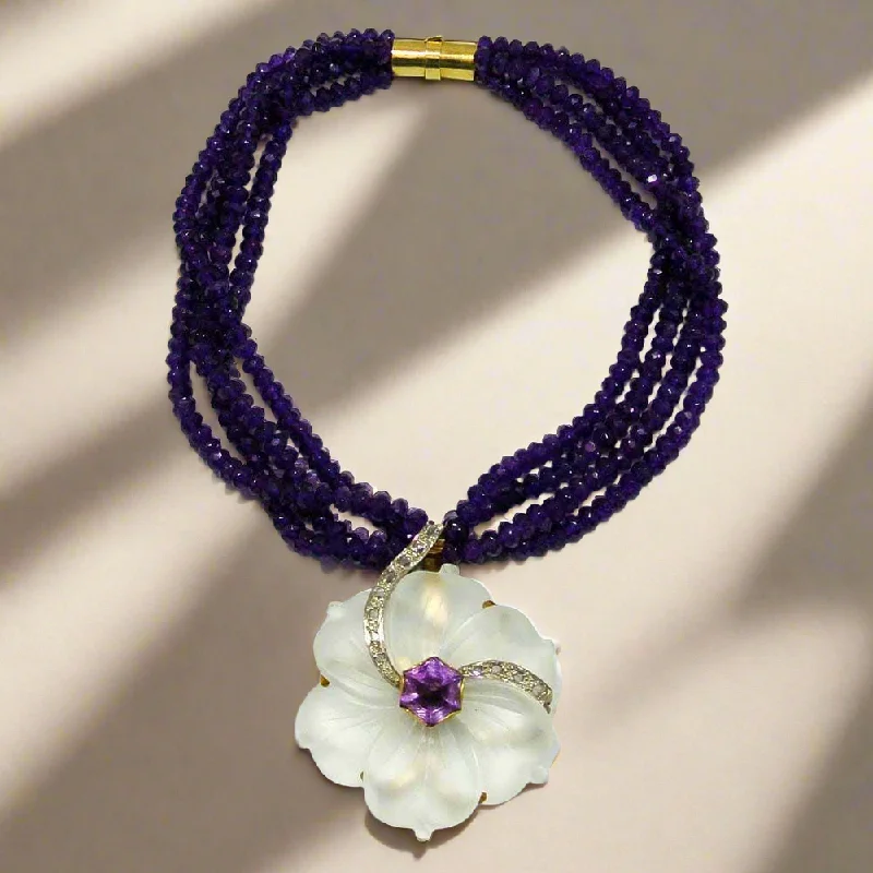 Galaxy star necklaces-Necklace in 18k gold Rock crystal flower with diamonds and amethyst