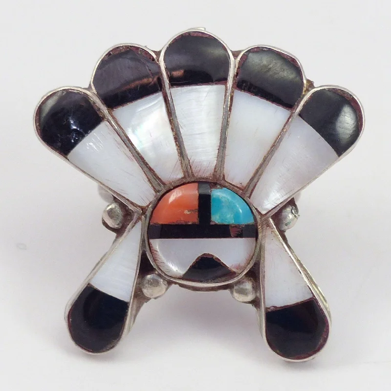 Glittering diamond rings-1960s Zuni Sunface Ring