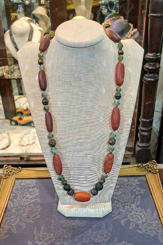 Corded fabric necklaces-Necklace in sterling silver with old benzahir stones and old carnelian