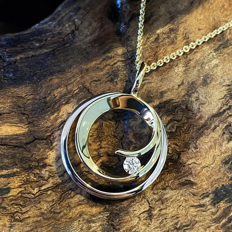 Bird feather necklaces-Circular Swirl Necklace