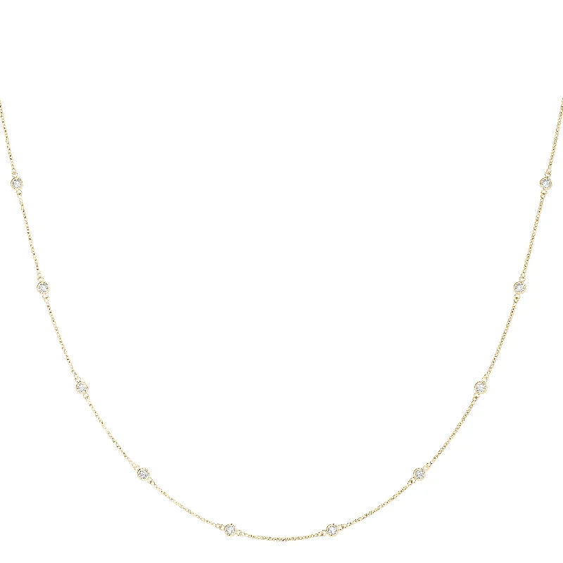 Curved pendant necklaces-14kt Yellow Gold Diamond Station Necklace (1/4 ctw)