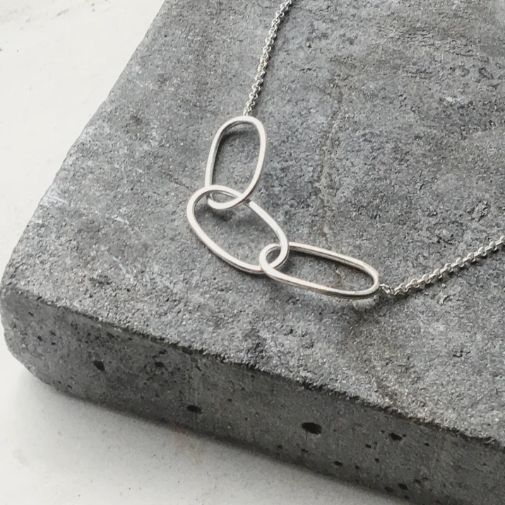 Custom charm necklaces-Soikea Kolme Necklace Silver