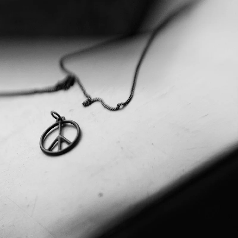 Edwardian style necklaces-Peace Sign No.2 Necklace Silver