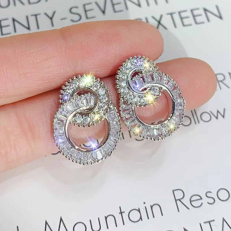 Dramatic tier earrings-Dazzling Stud Earring Fashion Jewelry Women Earrings