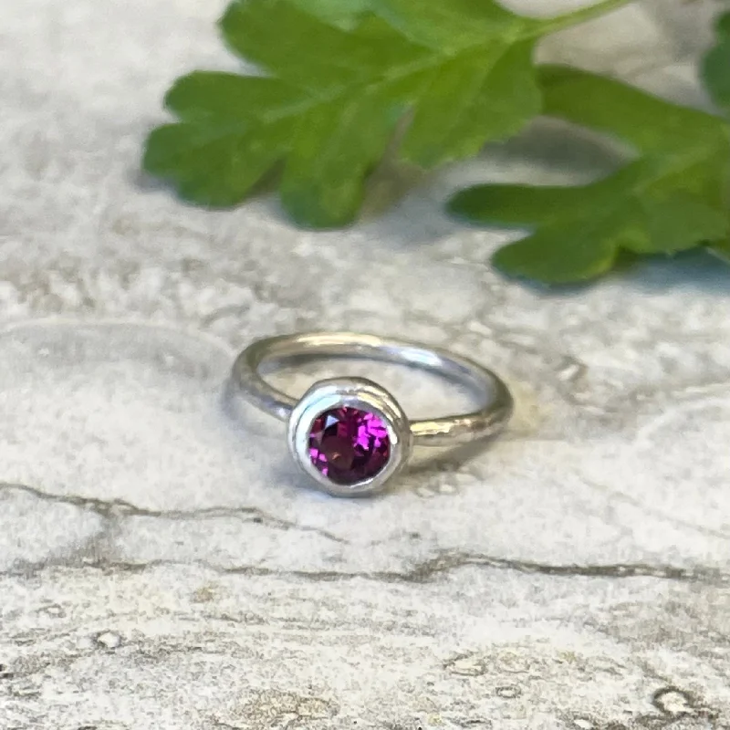 Radiant star rings-Bezel Pebble rings