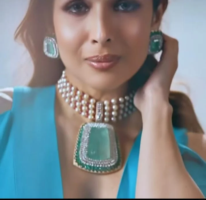 Carved wood earrings-Malaika Arora Inspired Polki Necklace Earrings Set, Malaika Arora Polki Jewelry Set, Bollywood Mint Polki Necklace Set, Celebrity Polki Jewelry Set, Malaika Arora Jewelry Set