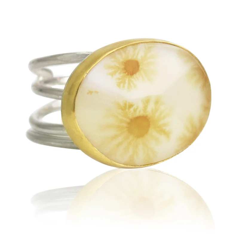 Wide stone rings-Flowers in Stone Ring. Dendritic Agate on a Swirled Band. Size 8.